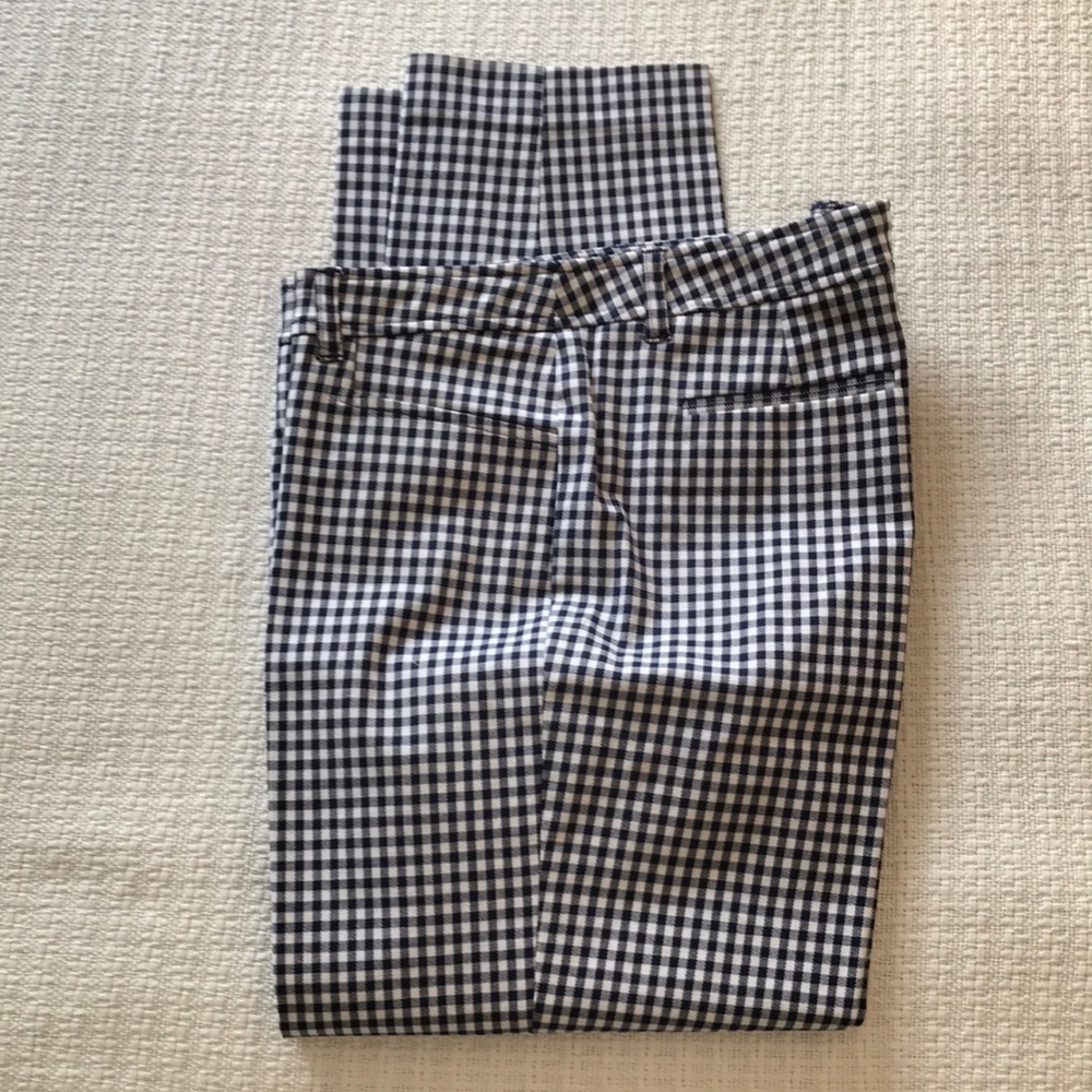 Anne Klein women’s blue and white check pants, NWOT.